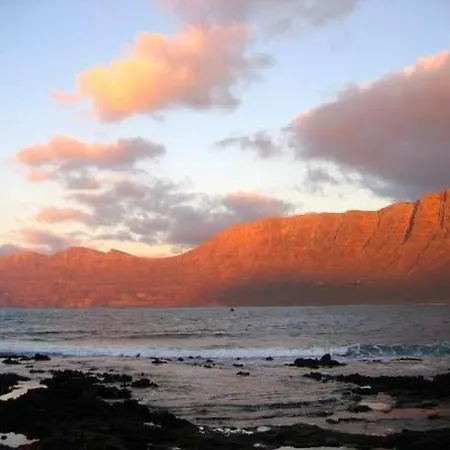 Sleeps 4 Wifi Famara