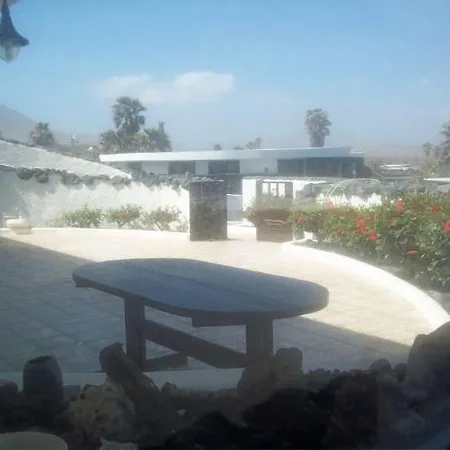 Sleeps 4 Wifi Ferienhaus Famara