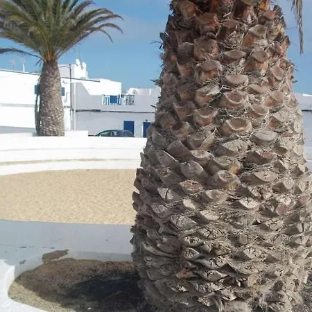 Sleeps 4 Wifi * Famara